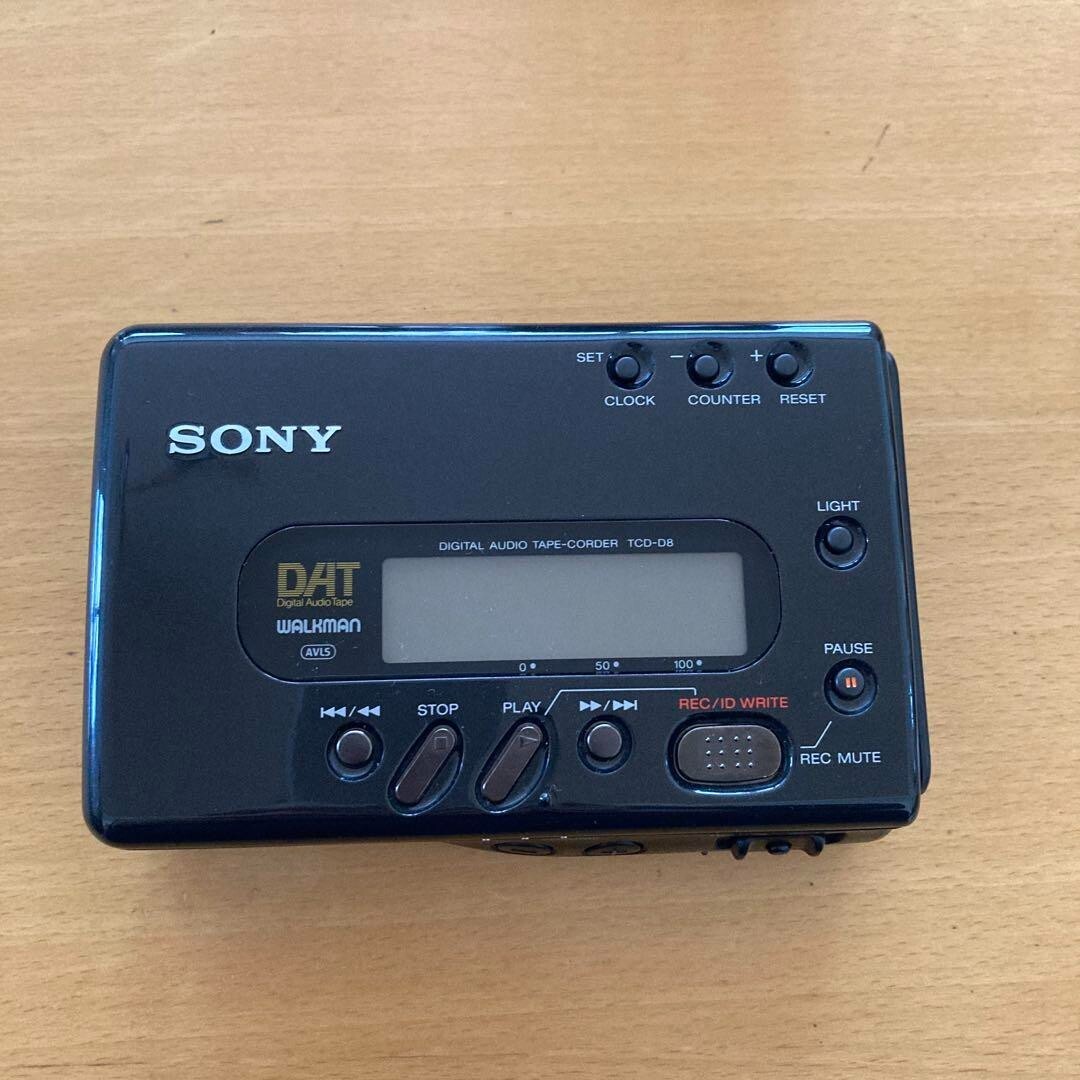 Sony TCD-D8 DAT Walkman Portable Digital Audio Tape Recorder