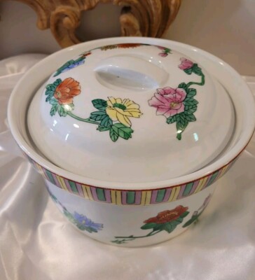 Vtg.Chinese Handpainted 2 Qt Covered Dish Floral Design. 