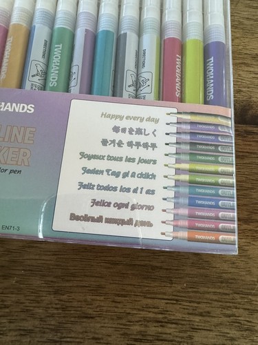 Twohands Double Outline Markers 12 Colors Self Outline & 12 Watercolor Markers - Picture 5 of 5