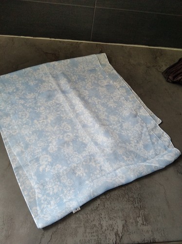 Écharpe BURTON Vert Pâle Zébrée - Neuve Avec étiquettes - Foulard En Polyester - Fabriqué En Italie