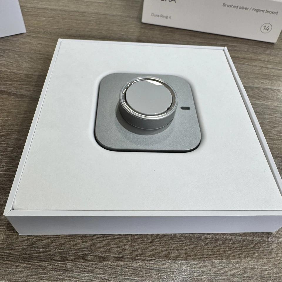 Oura Ring Gen 4 Size 14 Brushed Silver - Brand new  - Image 2 of 4