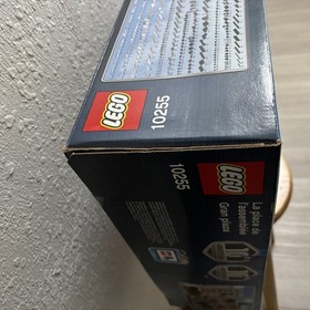 LEGO Creator Expert: 10th Anniversary Modular Building 10255 Assembly Square 