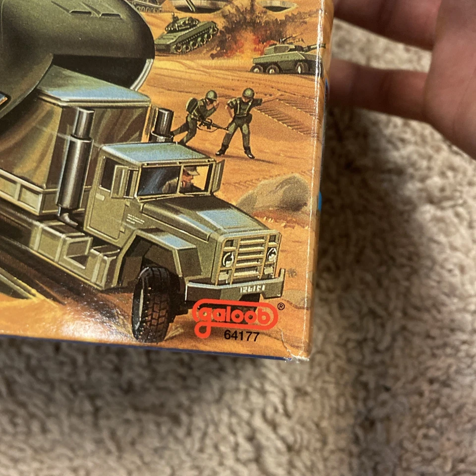 Micro Machines Military Battle Zones Assault Copter Playset Galoob 1996-Open Box - Image 4 of 4