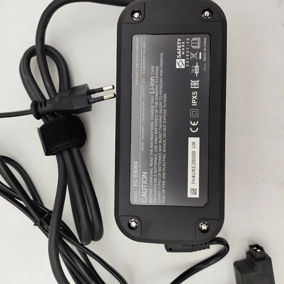Зарядное устройство для аккумулятора электровелосипеда Shimano Steps EC-E8004 с кабелем питания переменного тока (черное) - Изображение 2 из 4