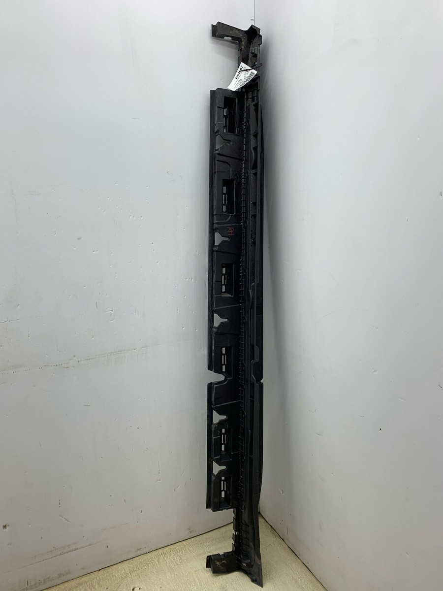 2017 - 2019 MERCEDES GLS 550 OEM RIGHT SIDE ROCKER PANEL MOULDING  