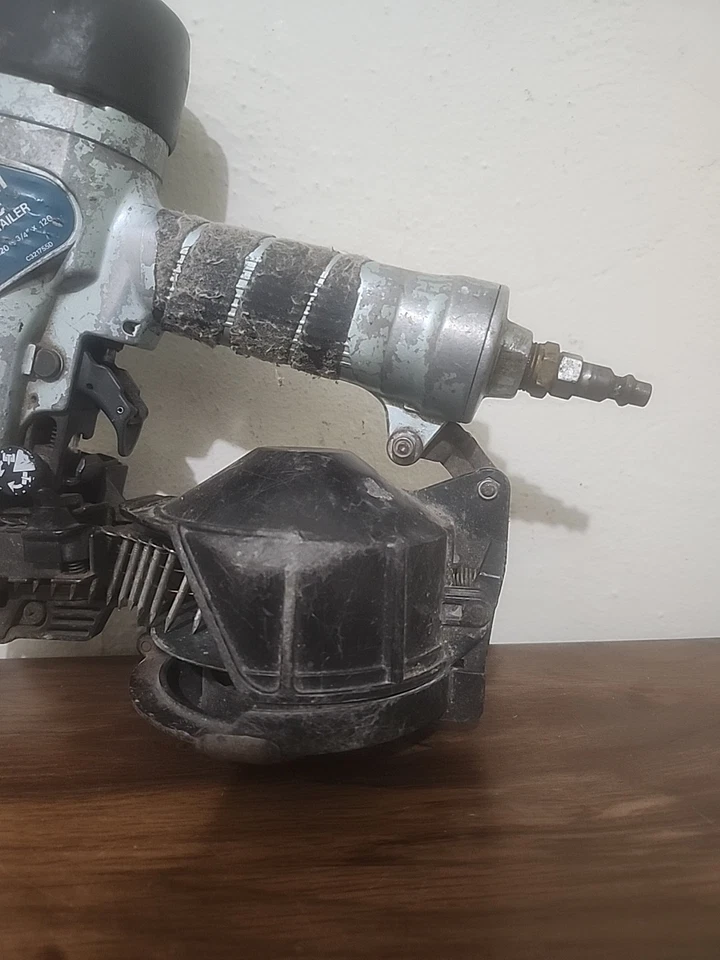 Hitachi NV45AC 1-3/4in Coil Nailer - Image 4 of 4