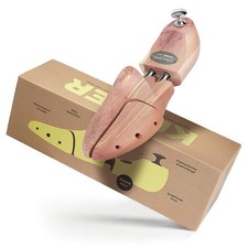 Premium shoe trees made of fine cedar wood for men's shoes. Model Kaiser. G...