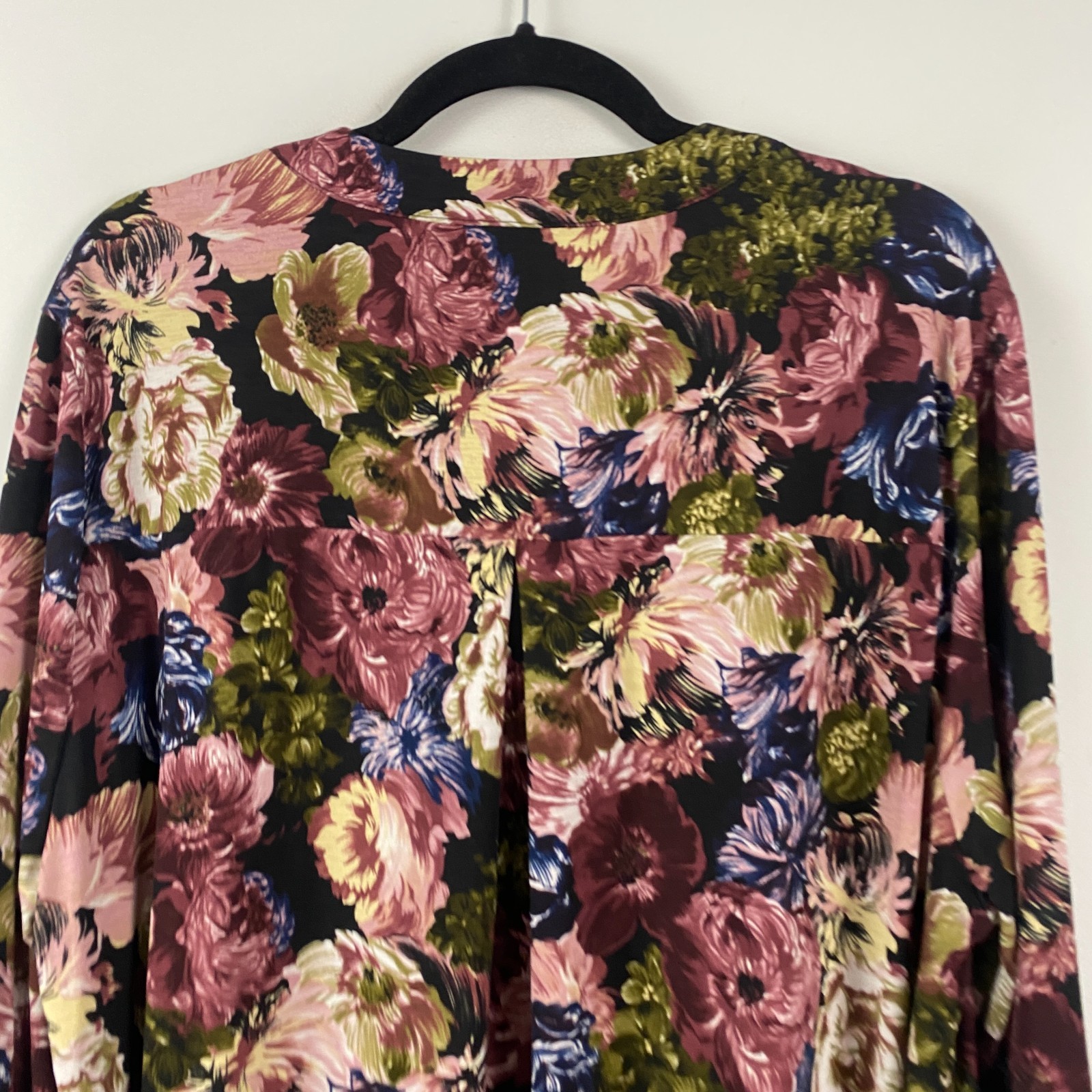 Dear Scarlett Lizzy Blouse Size 2X Tunic Stretch Split Neck Floral Multicolor