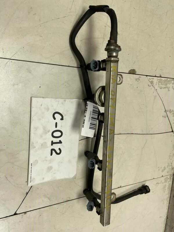 2010 KIA OPTIMA  2.4L FUEL INJECTOR RAIL W/INJECTOR OEM - Image 2 of 4