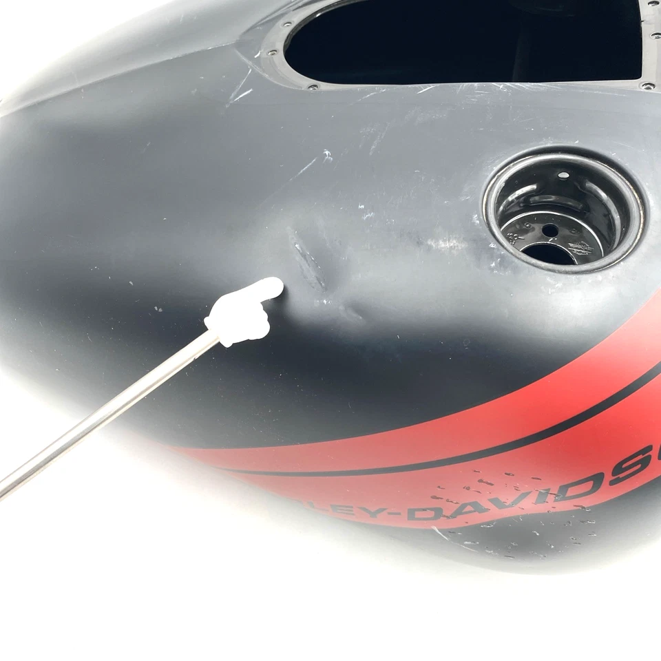 Dent OEM Harley 04-17 Dyna Negro Denim Rojo Raya Gas Combustible Gasolina Tanque Genuino Foto 3 de 4