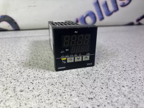 Omron E5CK -TAA1 Multi-Range Digital Controller