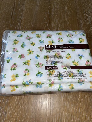 New Vintage JC Penney No Iron Muslin Full Flat Sheet Floral 81x96 Inches NIP