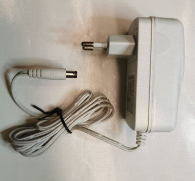 XING Yuan LED Treiber XY-1202000-E Driver Adapter 12VDC - 2000mA Netzadapter R+2