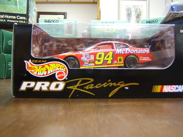 Hot Wheels Pro Racing 1997 NASCAR #94 Bill Elliott MC Donalds 1 43