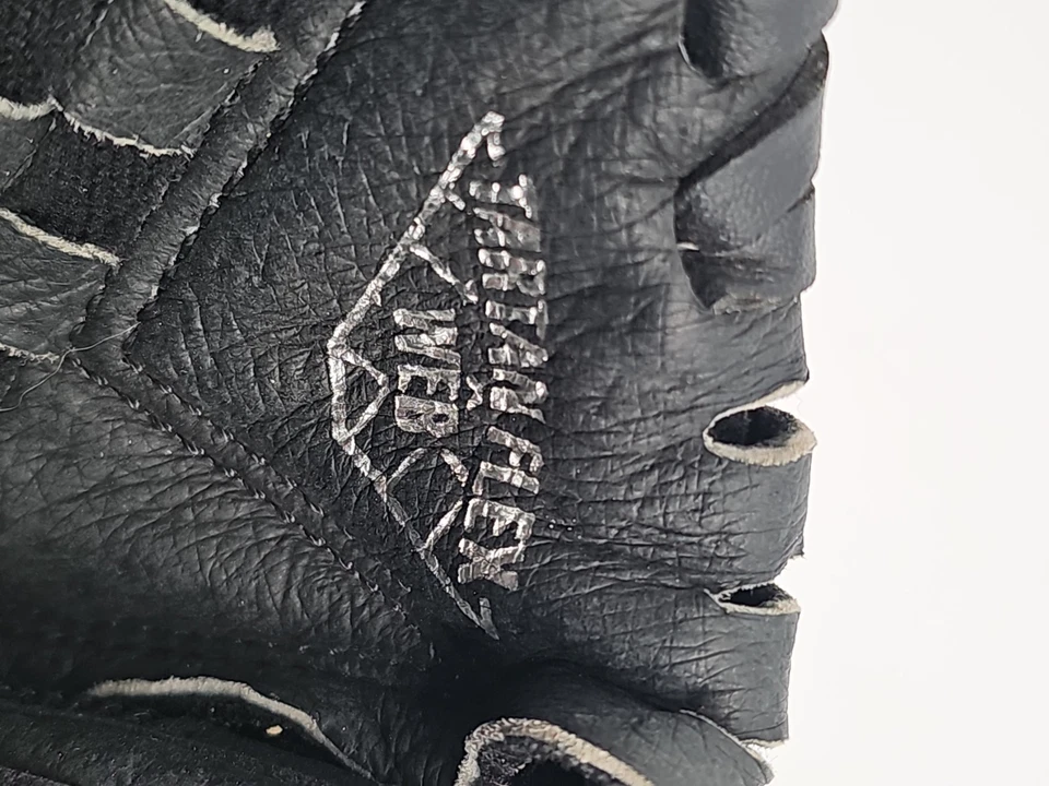 ​MIZUNO Prospect PowerClose 10.5" Youth Baseball Glove Black GPP1050YS Right... - Image 3 of 4