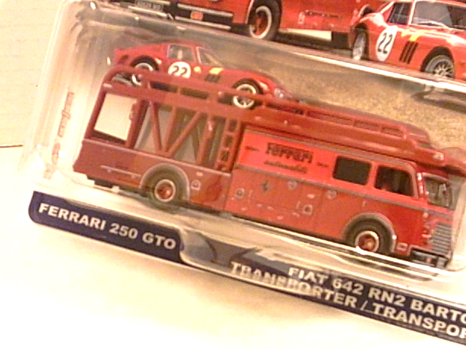 Hot Wheels Car Culture - Ferrari 250 GT E Fiat Transporter (set) BNIB
