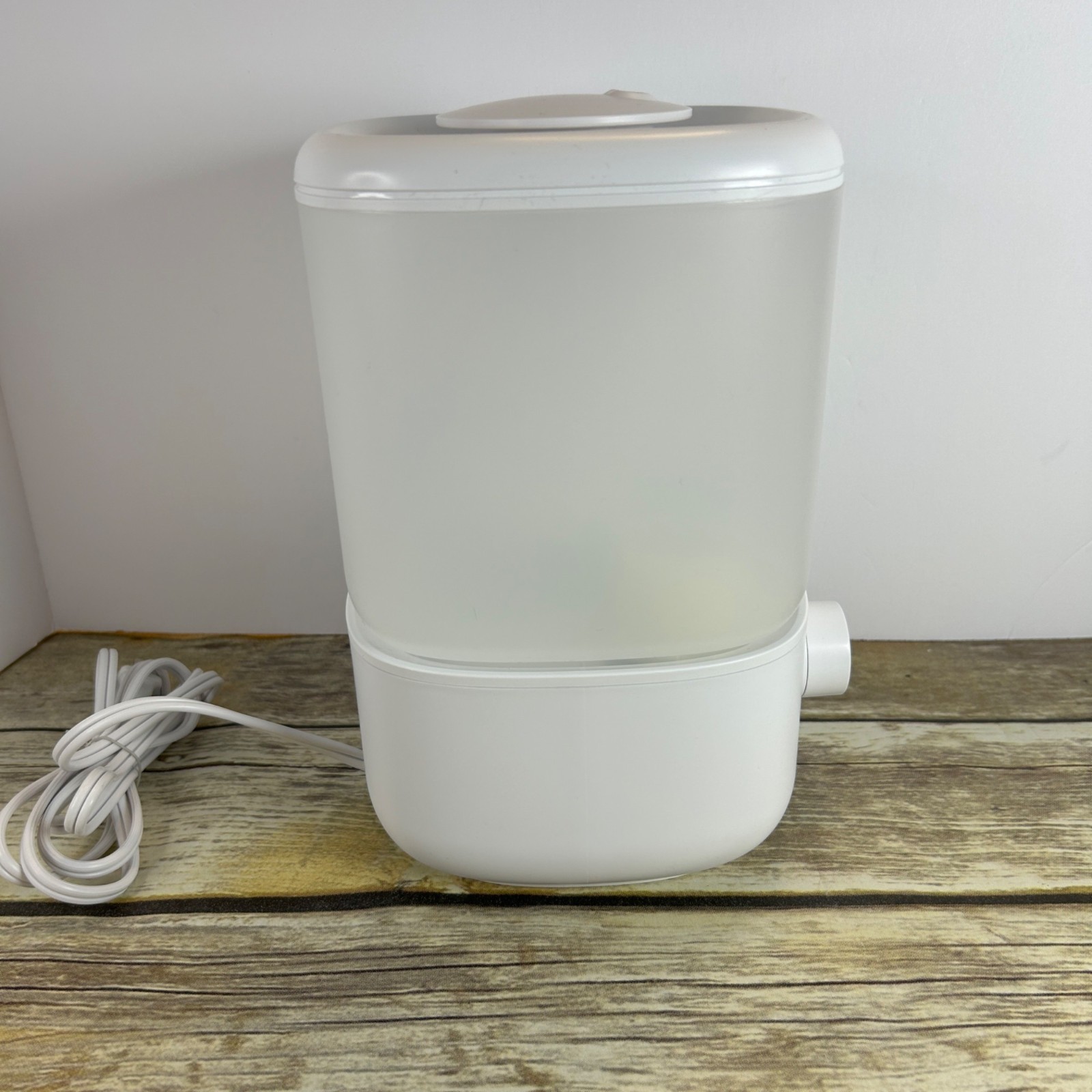 Levoit Classic 160 Ultrasonic Cool Mist Humidifier With Adjustable Knob Control