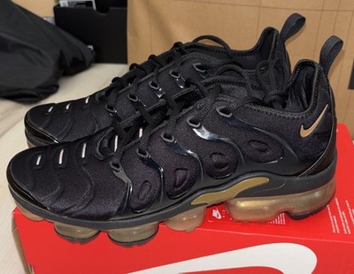 Nike Air Vapor max Plus Black And Gold Size 9.5 Cw7299001