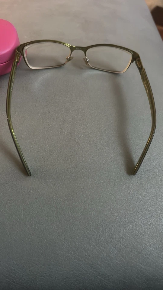 Lindos óculos coloridos Juicy Couture com estojo rígido rosa  - Imagem 3 de 4