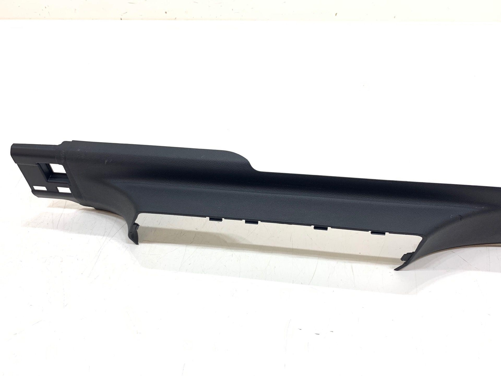 2018-2023 VOLKSWAGEN ATLAS FRONT RIGHT DOOR SILL SCUFF PLATE TRIM 