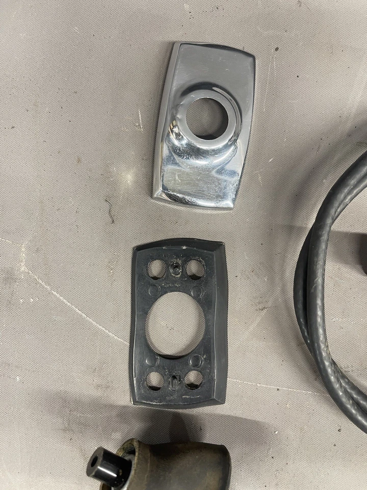 1965-1977 Ford Galaxie Fairlane Mustang крыло антенна крепление основание отделка Torino OE - Изображение 4 из 4