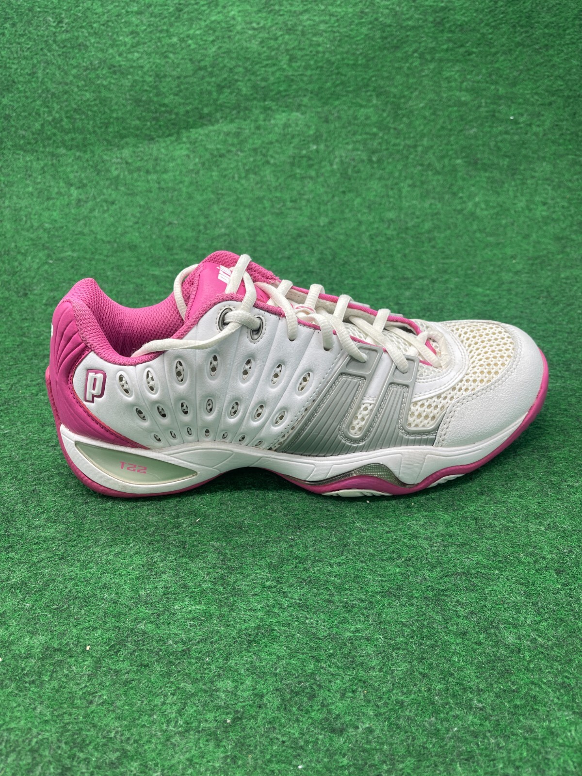 prince ladies tennis shoes