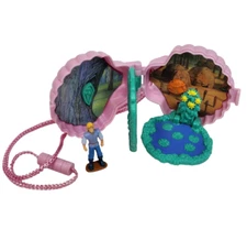 VINTAGE 1993 DISNEY MATTEL ONCE UPON A TIME POCAHANTAS LOCKET TOY PLAYSET FIGURE