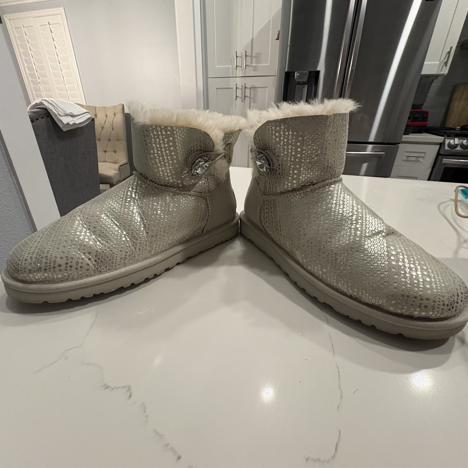 UGG GRAY MINI BAILEY BUTTON BLING METALLIC GREY B… - image 11