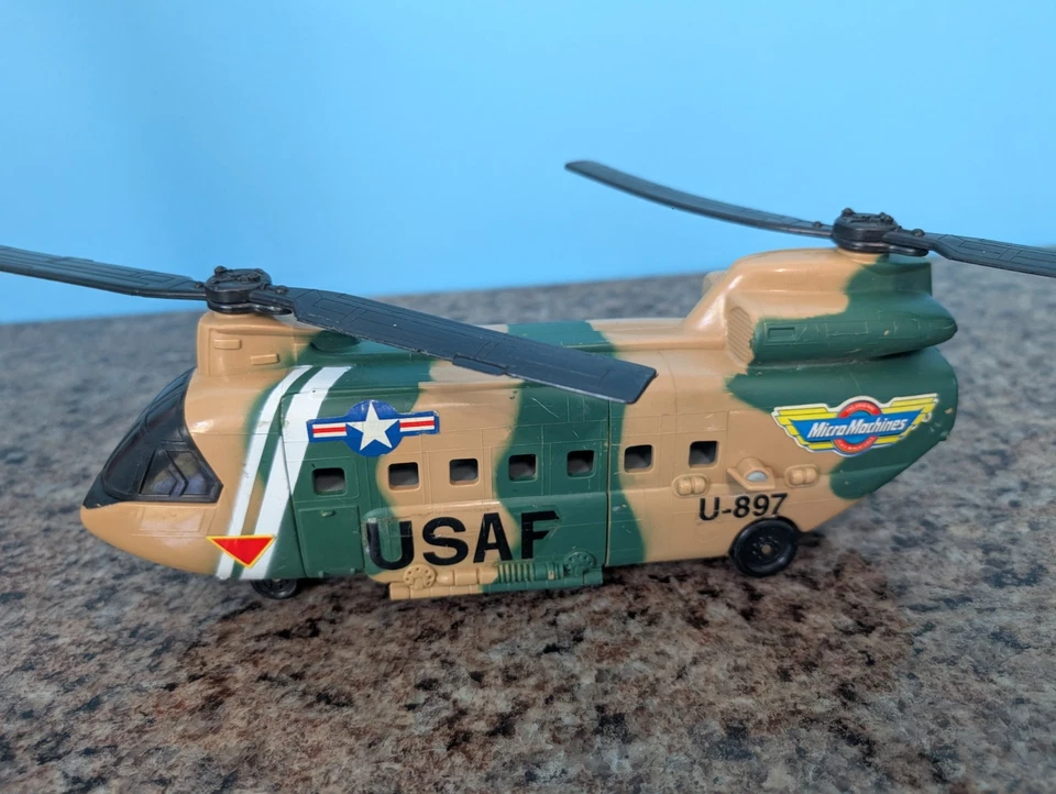 De colección 1989 Galoob Micro Máquinas Transporte Militar Helicóptero Chinook U-897 Foto 3 de 4
