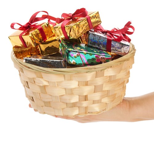 10 Pack Round Gift Baskets, 8 Inch Natural Bamboo Woven Fruit Basket, Small W... - Picture 3 of 8