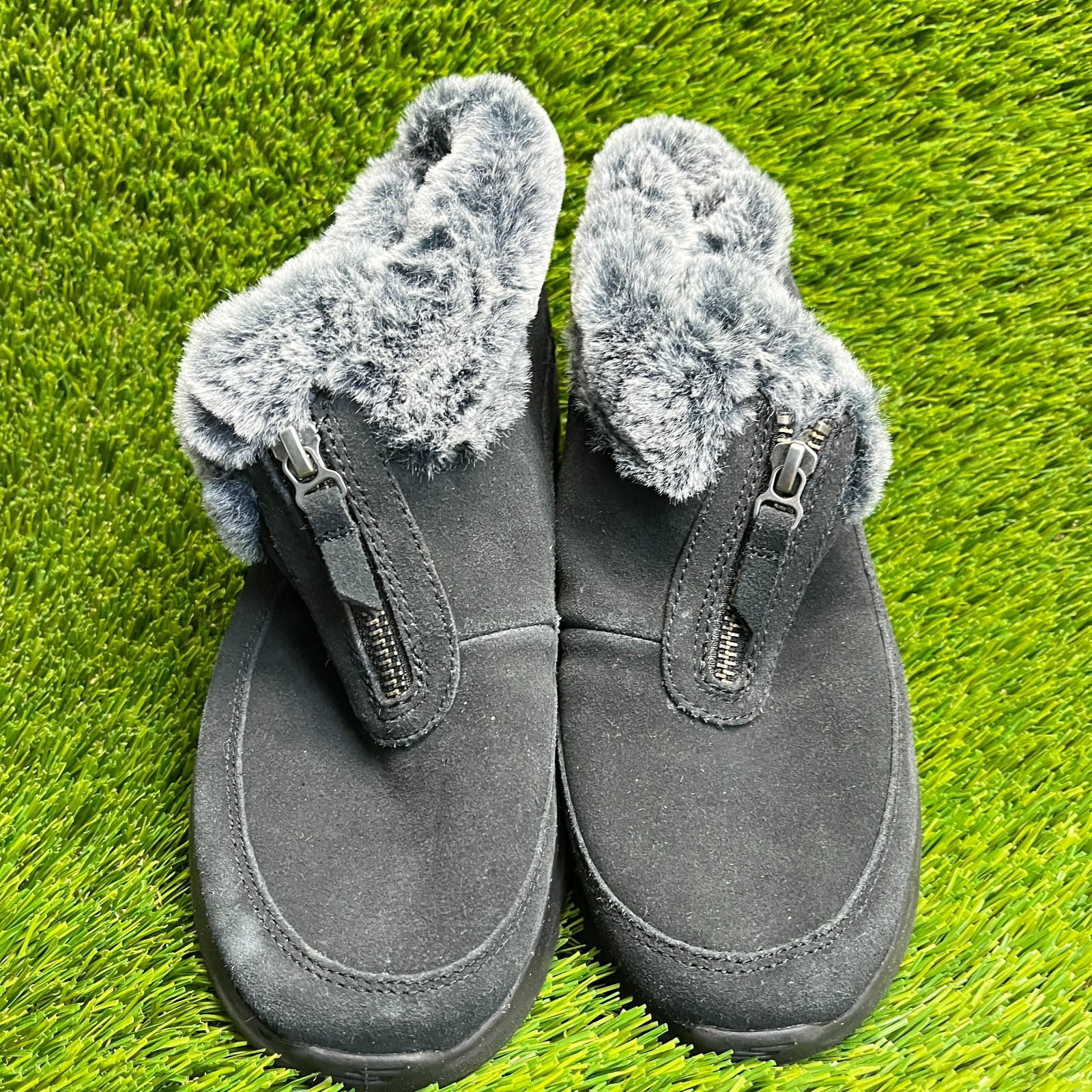 Skechers On-The-Go Glacial Ultra Womens Size 7 Black Winter Casual Ankle Boots