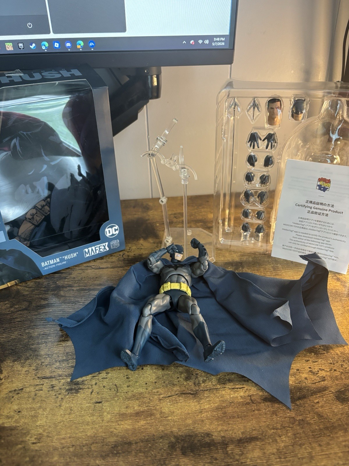 MAFEX No.105 Batman Blue (Batman: Hush Ver) Medicom Toy Action Figure PRE-OWNED