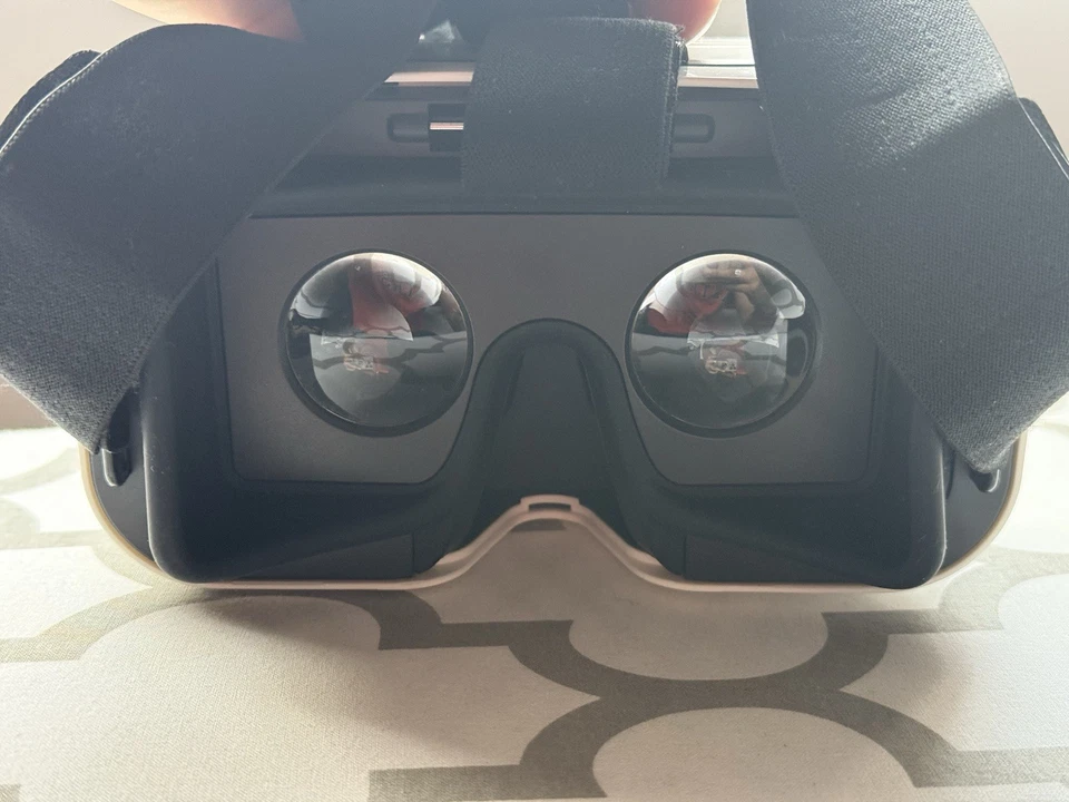 2017 Sharper Image VR HEADSET For Use With Phone Fits SMART PHONES - Image 4 of 4