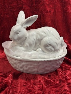 Dwell Essentials  White Bunny Rabbit Lid Ceramic Basket Bottom  7  New