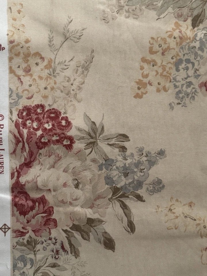 Tela para cortinas estampada floral Ralph Lauren Angela de 3,15 yardas en crema Foto 3 de 4