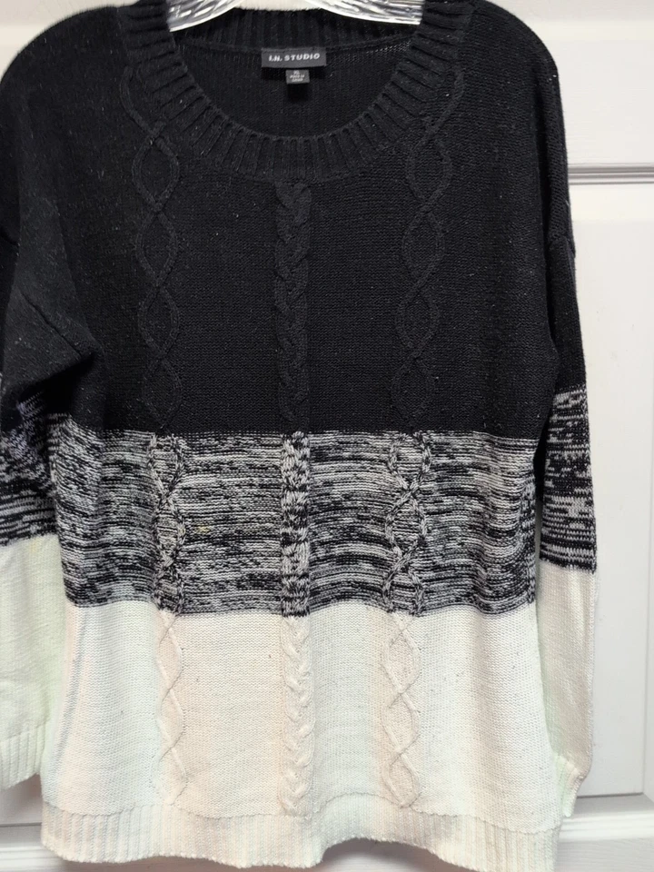 I.N. Suéter Studio Mujer Top L Negro Blanco Largo. Mangas  Foto 2 de 4