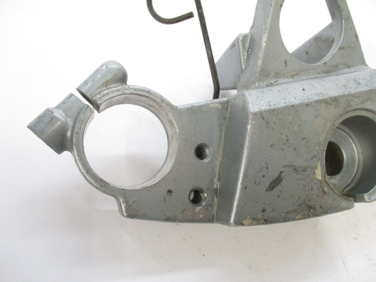 KAWASAKI ZX6 UPPER TRIPLE TREE FORK HOLDER 44039-1197-GD ZX