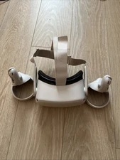 Oculus Quest 2 Virtual Reality Headset 128GB White Includes Controllers