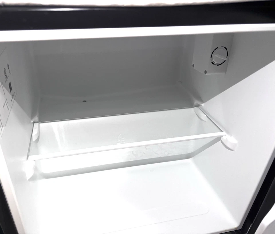 MIDEA 1.7 CU FT COMPACT SMALL REFRIGERATOR - BLACK Certified Dorm Fridge - Image 3 of 4