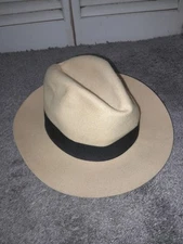 DICK TRACY MOVIE MGM STUDIOS DISNEY WORLD CAST MEMBER UNIFORM HAT RARE 1990