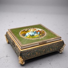 70er Jahre Romantische Pastoral Keksdose mit vergoldeten Scrollwork Füßen