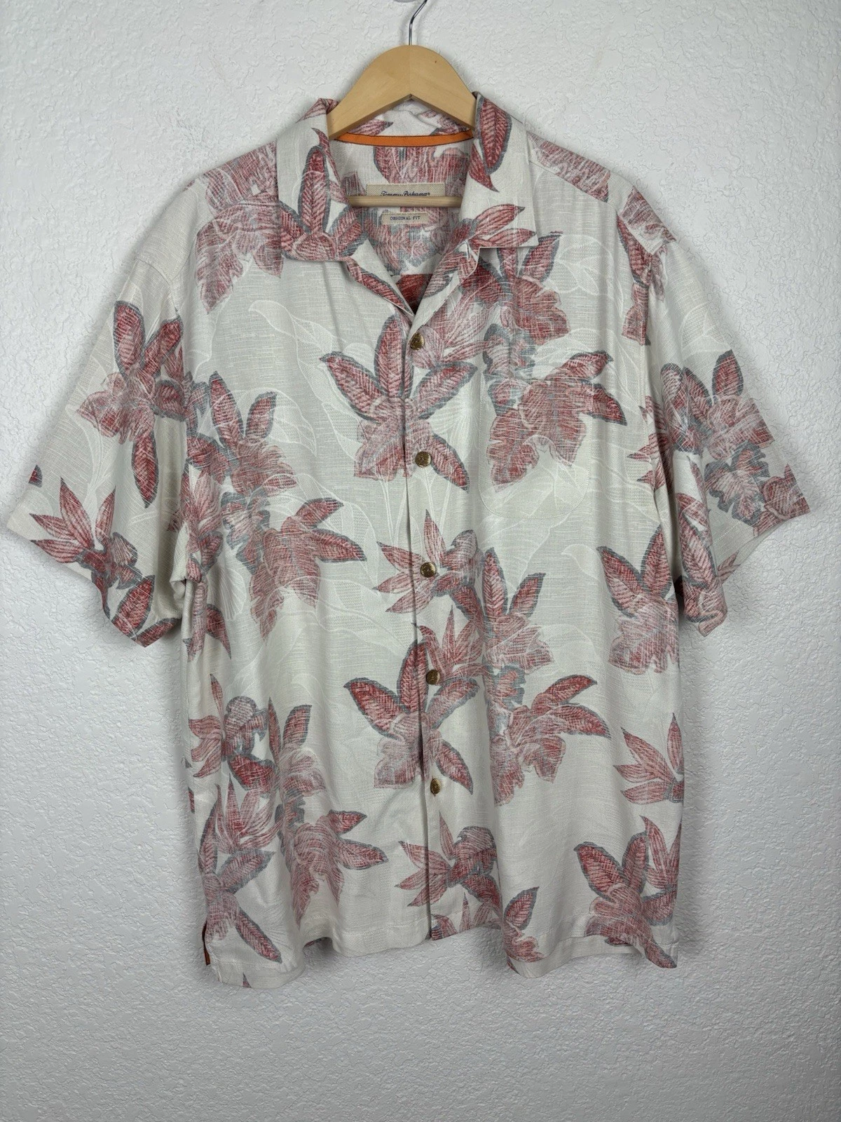 Tommy Bahama Men’s Hawaiian Shirt Size XL Silk Tropical Beach Vacation Cruise