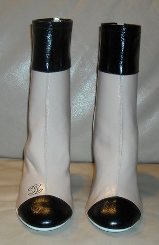 NWB AUTHENTIC Women's Chanel Calfskin Short Boots Size 37 Color Beige /Black - Picture 3 of 15