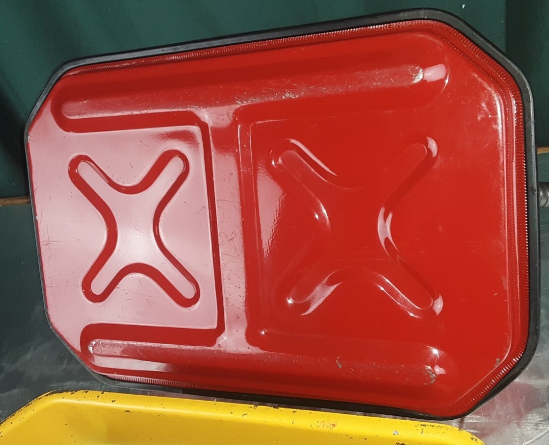 BLITZ USMC Fuel & Tool Mate 1 1/2 Gallon Metal Gas Can Pioneer Partner