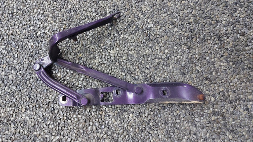 Original BMW  E39 Scharnier Motorhaube rechts 8159398