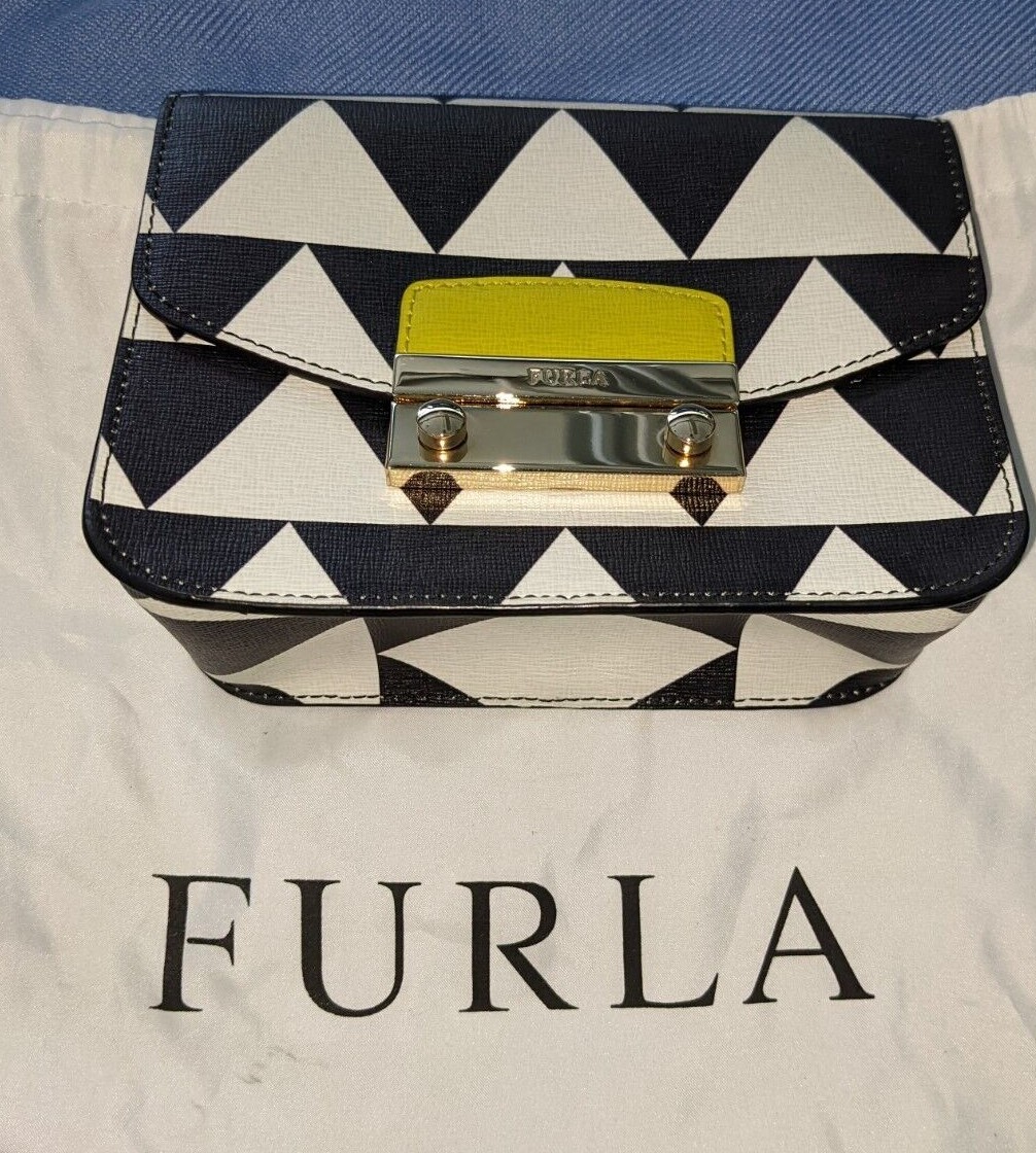 Furla Metropolis Small Black/White Leather Shoulder B… Gem