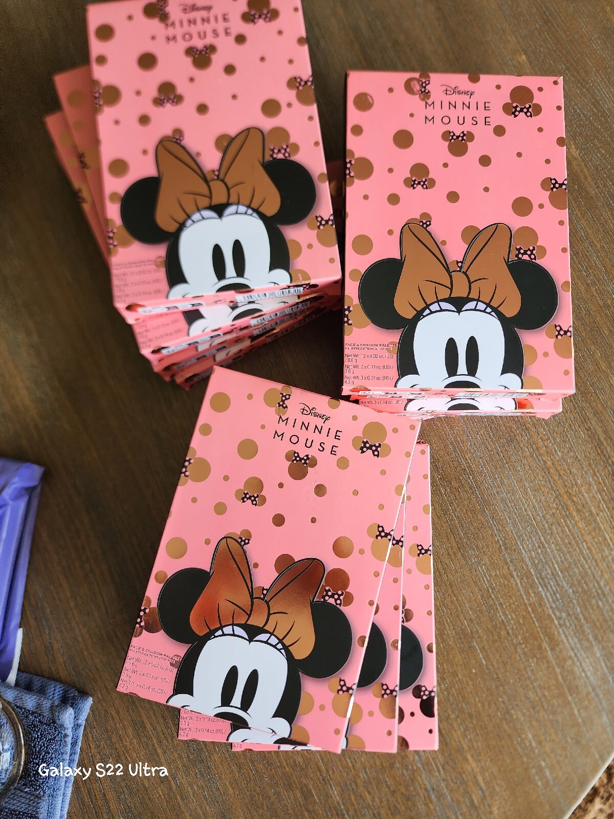 LIMITED EDITION NIB Minnie Mouse X Revolution Make Up Palette Disney