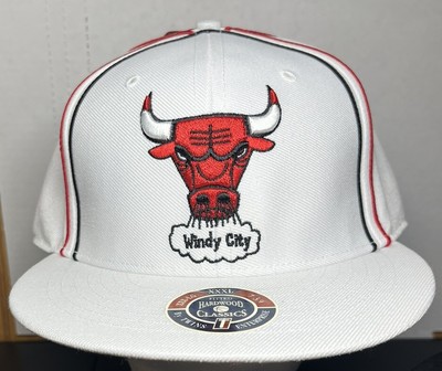 Chicago Bulls Windy City Hardwood Classics Hat NBA Fitted 7 3/4 White Striped