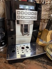 ⸻  Macchina da caffè automatica De’Longhi Magnifica Cappuccino