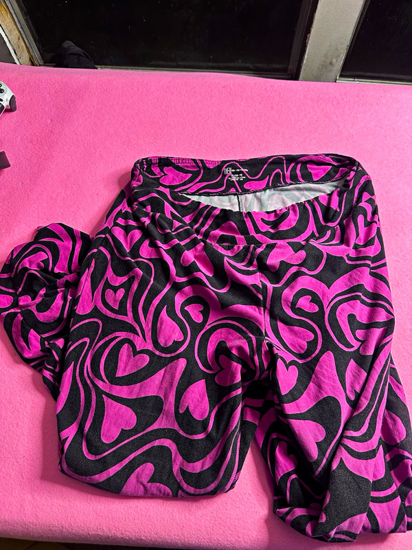 No Boundaries Women's Juniors Pink/Black Heart Ankle Leggings XL (15-17)